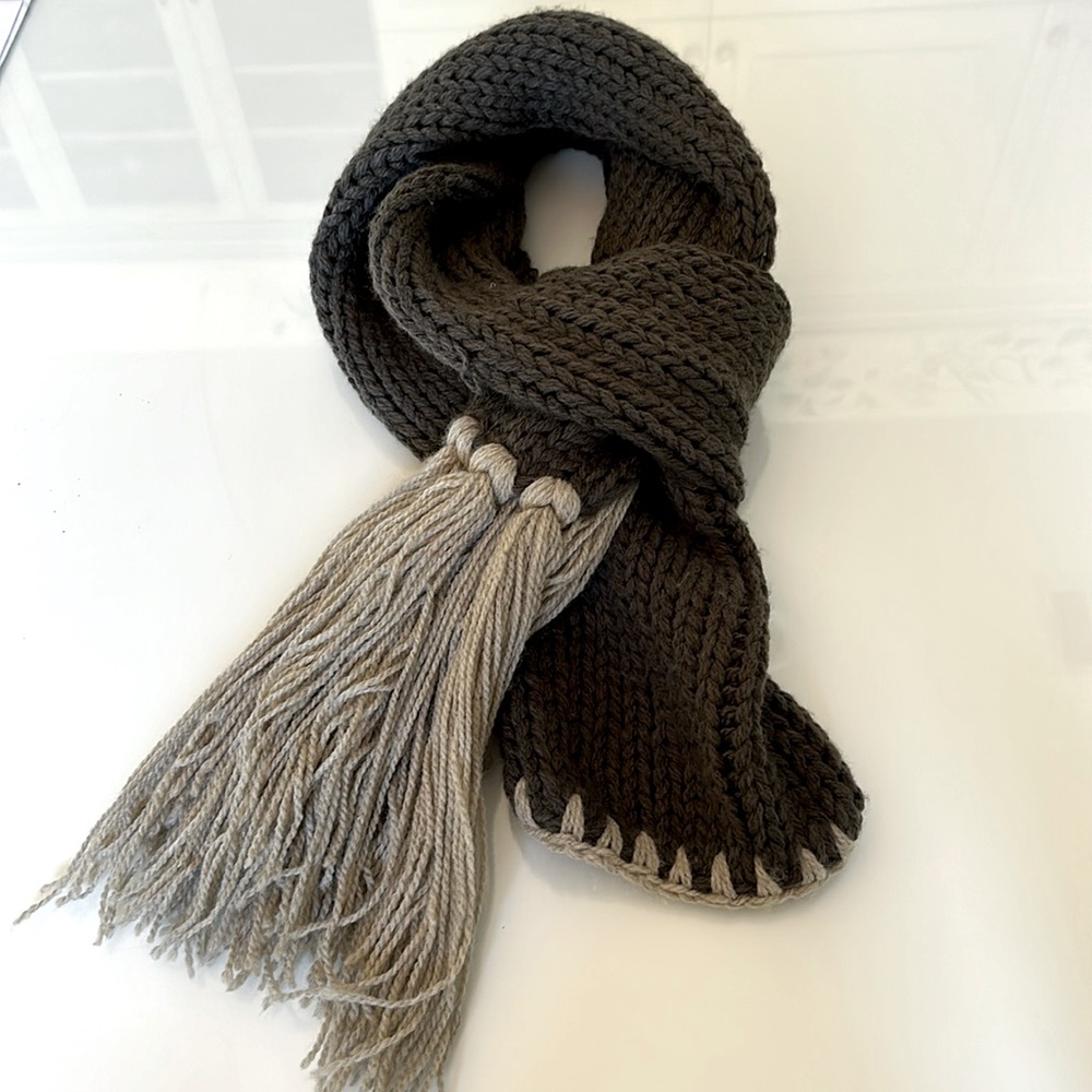 Preowned Men’s Armani Jeans Wool Blend Gray Stretchy Fringe Scarf Made In Italy - Picture 1 of 5